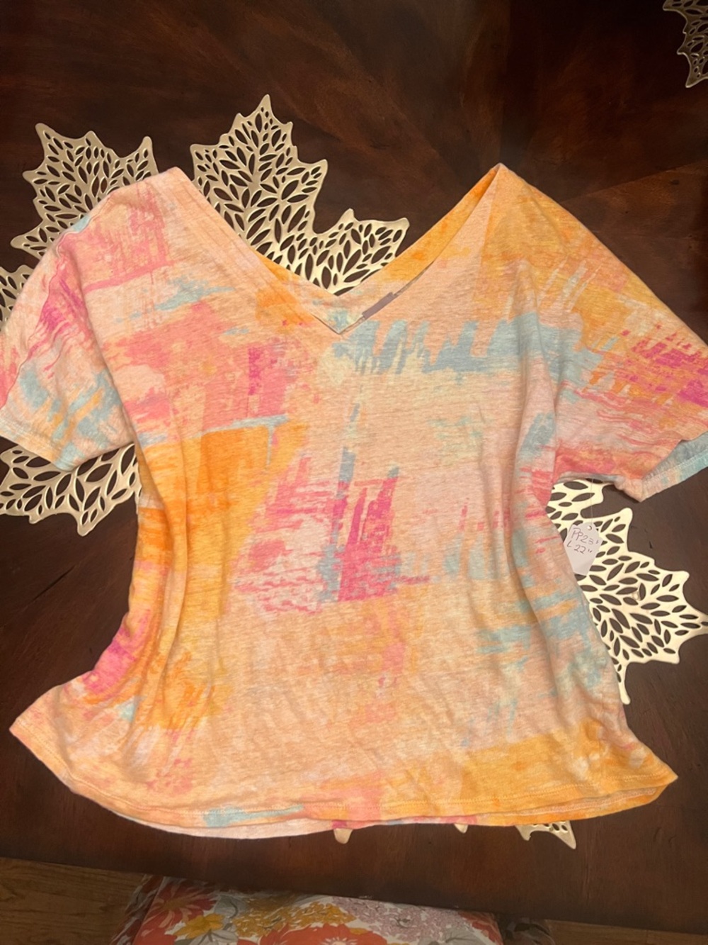 Chico's Pastel Abstract V-Neck Tee  Size Large New (Measurements in pics)